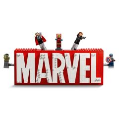 76313 Lego Marvel Logosu ve Minifigürleri 931 parça +12 yaş